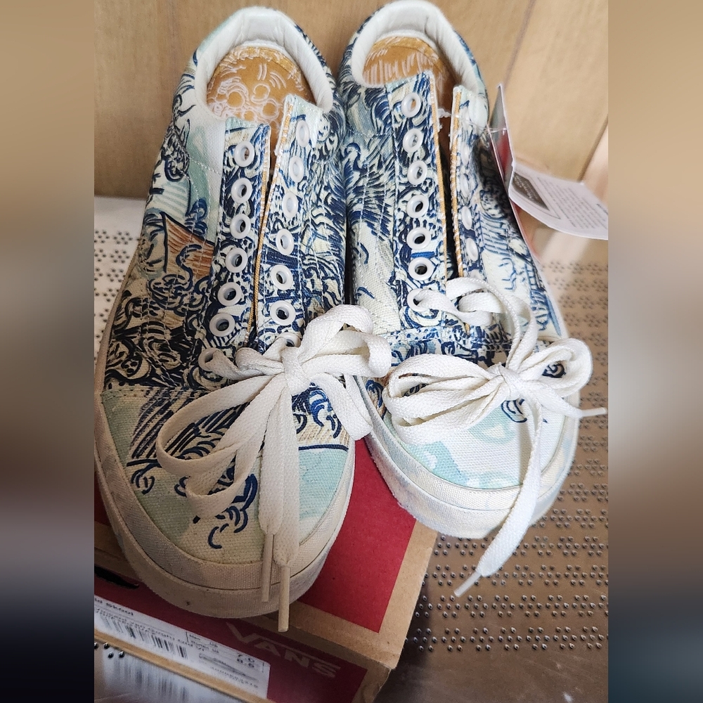 Vans, Vincent VanGogh "old vineyard" - Picture 2 of 7